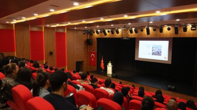 Sağlık Bilimleri Fakültesi Hemşirelik Bölümü tarafından düzenlenen etkinlikte, psikiyatrik hastalıklarda