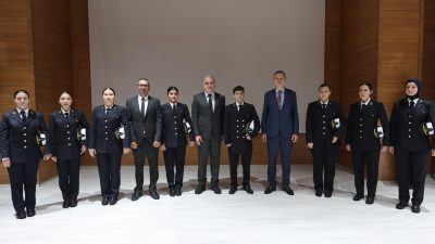 Bandırma Onyedi Eylül Üniversitesi Denizcilik Fakültesi’nde düzenlenen “Üniforma Giyme ve