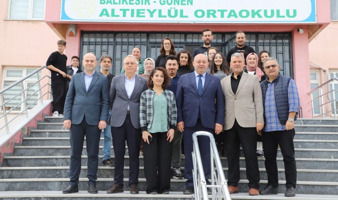 Gönen Belediye Başkanı İbrahim Palaz ve beraberindeki heyet, 24 Kasım