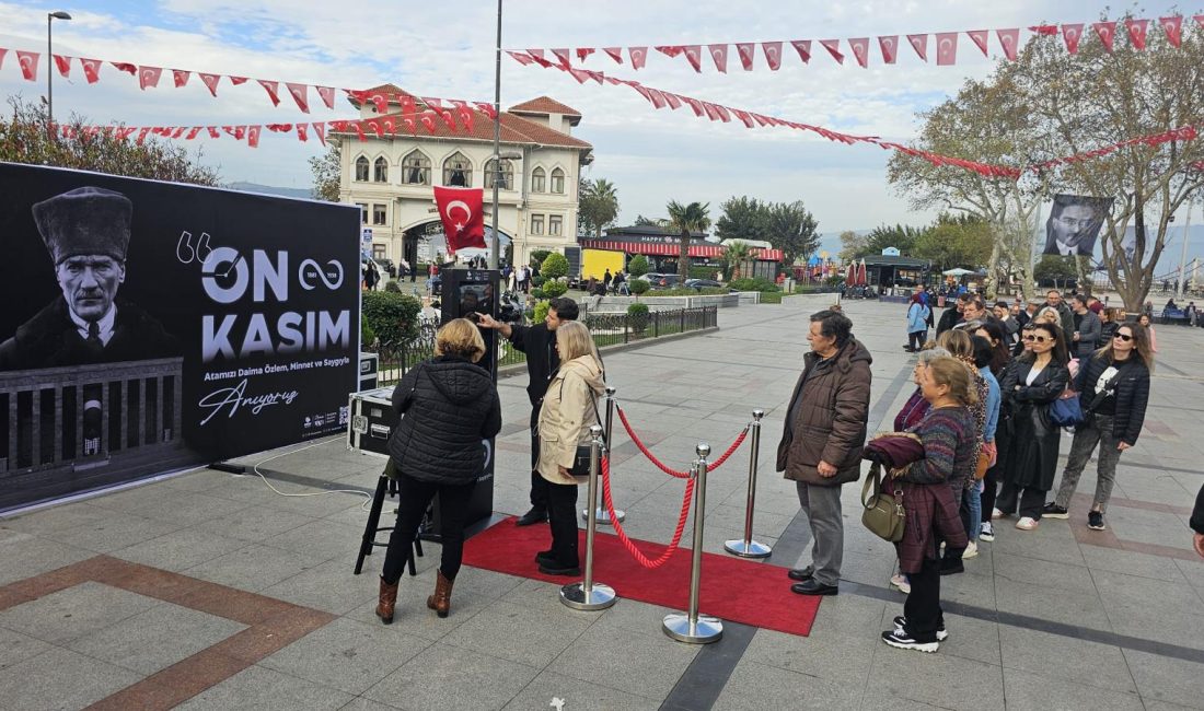 Bandırma Belediyesi’nin “Her Anımızda On’u Yaşatıyoruz” sloganıyla düzenlediği 10 Kasım