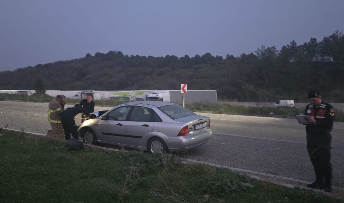 Gönen-Bandırma kara yolunda meydana gelen trafik kazasında 3 kişi yaralandı.