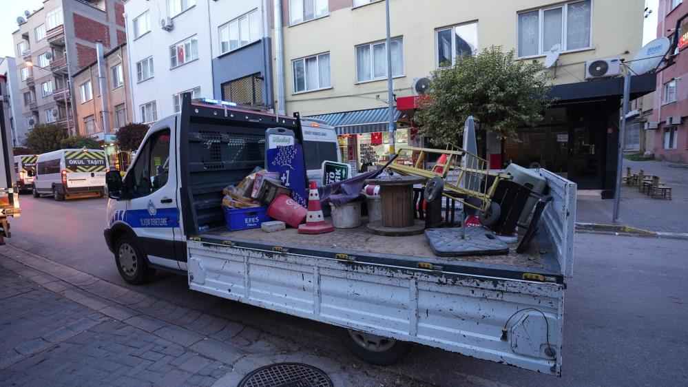 Balıkesir’de zabıtadan kaldırım işgaline sıkı denetim Balıkesir Büyükşehir Belediyesi Zabıta ekipleri, vatandaşların yoğun olarak kullandığı cadde