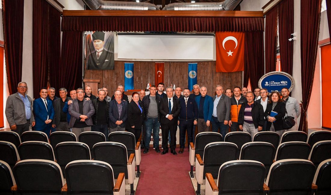 Bandırma’da BASKİ’den muhtarlarla istişare toplantısı BASKİ Genel Müdürü Erdoğan Öztürk, Bandırma’daki muhtarlarla bir araya gelerek