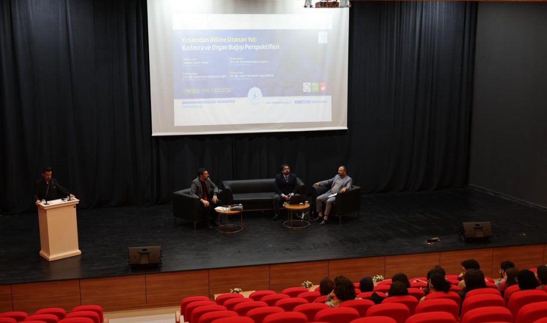 Bandırma Onyedi Eylül Üniversitesi’nde gerçekleştirilen panelde uzman akademisyenler, bağışın etik,