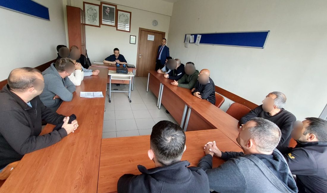 Bandırma Açık Ceza İnfaz Kurumu’nda Denetimli Serbestlik Semineri Bandırma Açık Ceza İnfaz Kurumu’nda düzenlenen seminerde, Denetimli Serbestlik Müdürlüğüne