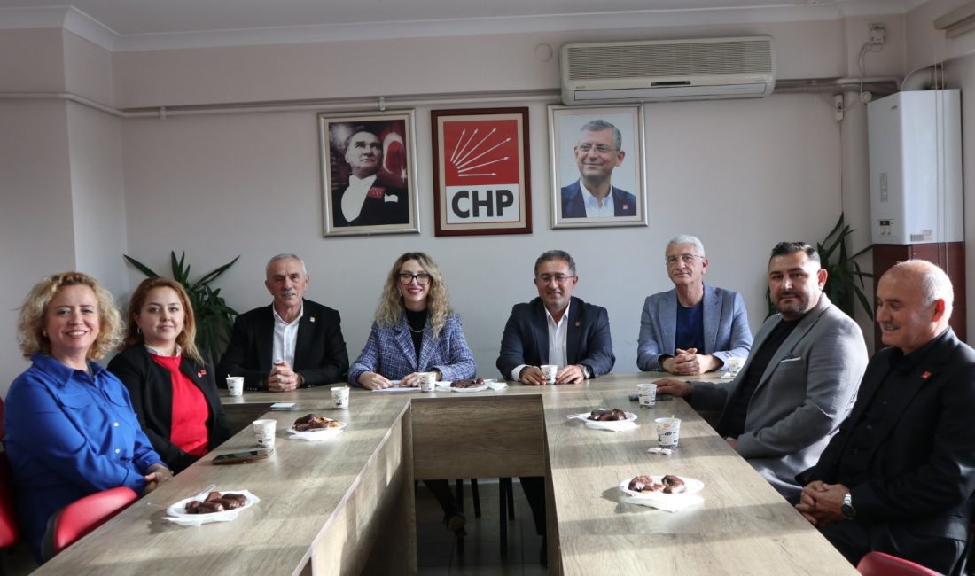 CHP Bandırma’dan okul yatırımları ve taşımalı eğitim uyarısı CHP Bandırma İlçe Başkanlığı, Öğretmenler Günü’nde yaptığı açıklamada Balıkesir’de yarım