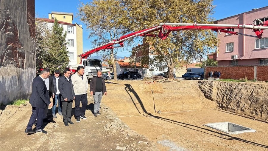 Havran’da Kur’an kursu ve müftülük hizmet binası çalışmaları incelendi Havran Kaymakamı Muhammed Evlice, Belediye Başkanı Emin Ersoy, İlçe Müftüsü