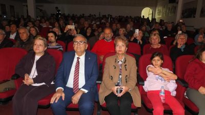 Burhaniye Kent Konseyi Çok Sesli Kadın Korosu’nun 25 Kasım Kadına
