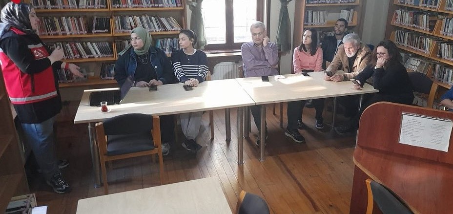 Bandırma Sosyal Hizmet Merkezi, kütüphane personeline kadına yönelik şiddetle mücadele