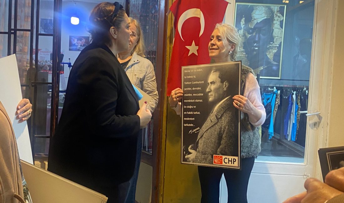 CHP Kadın Kolları’ndan esnafa destek 10 Kasım kapsamında çarşı esnafını ziyaret eden CHP Bandırma İlçe