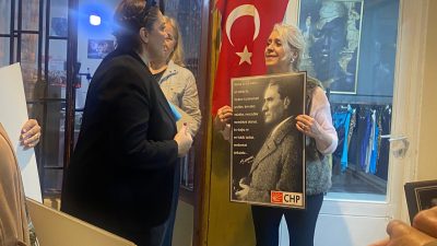 10 Kasım kapsamında çarşı esnafını ziyaret eden CHP Bandırma İlçe