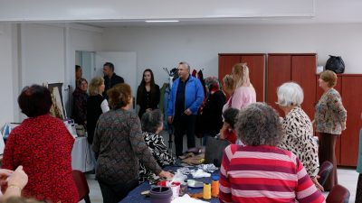 Susurluk’ta kadınlara yönelik el sanatları ve üretim atölyelerini ziyaret eden