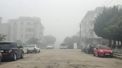 Sabah saatlerinde etkili olan yoğun sis, şehirde görüş mesafesini yer