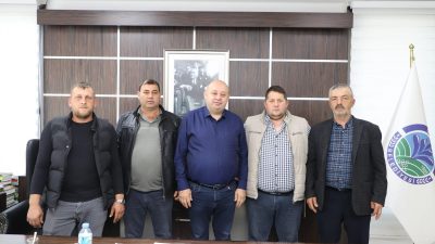 Kumköy Mahalle Muhtarı Mehmet Özmen ve azaları, Gönen Belediye Başkanı