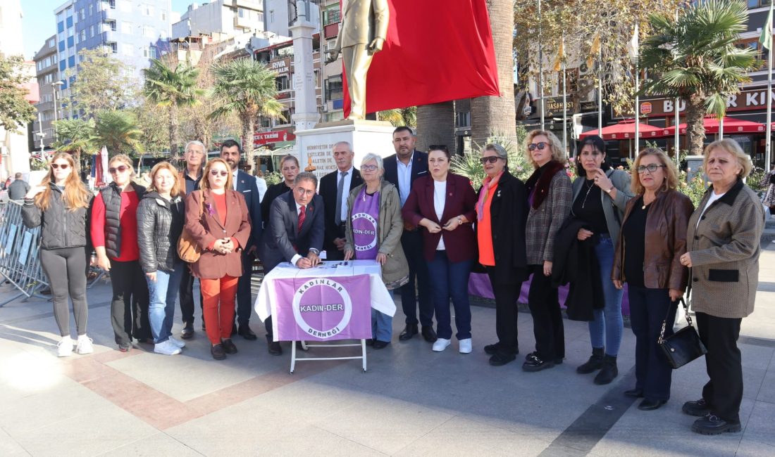 Bandırma’da Rojin için imza kampanyası KADIN-DER, Rojin için adalet talebini duyurmak amacıyla Cumhuriyet Meydanı’nda stant