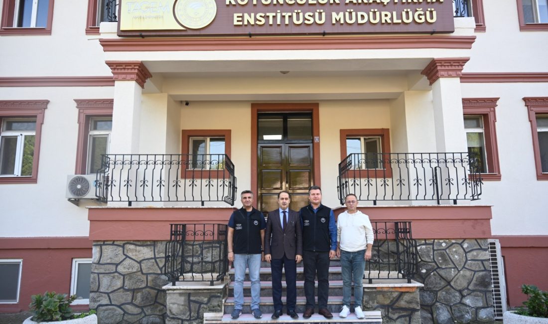 Kaymakam Aksakal, Koyunculuk Araştırma Enstitüsü’nü ziyareti Bandırma Kaymakamı Engin Aksakal, Enstitü Müdürü Kerim Kılınç ile bir