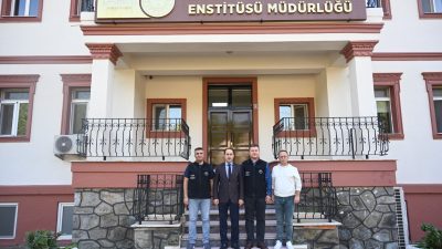 Bandırma Kaymakamı Engin Aksakal, Enstitü Müdürü Kerim Kılınç ile bir