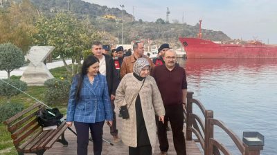 Vali İsmail Ustaoğlu, eşi Şenay Ustaoğlu ile birlikte Marmara Adası’nda