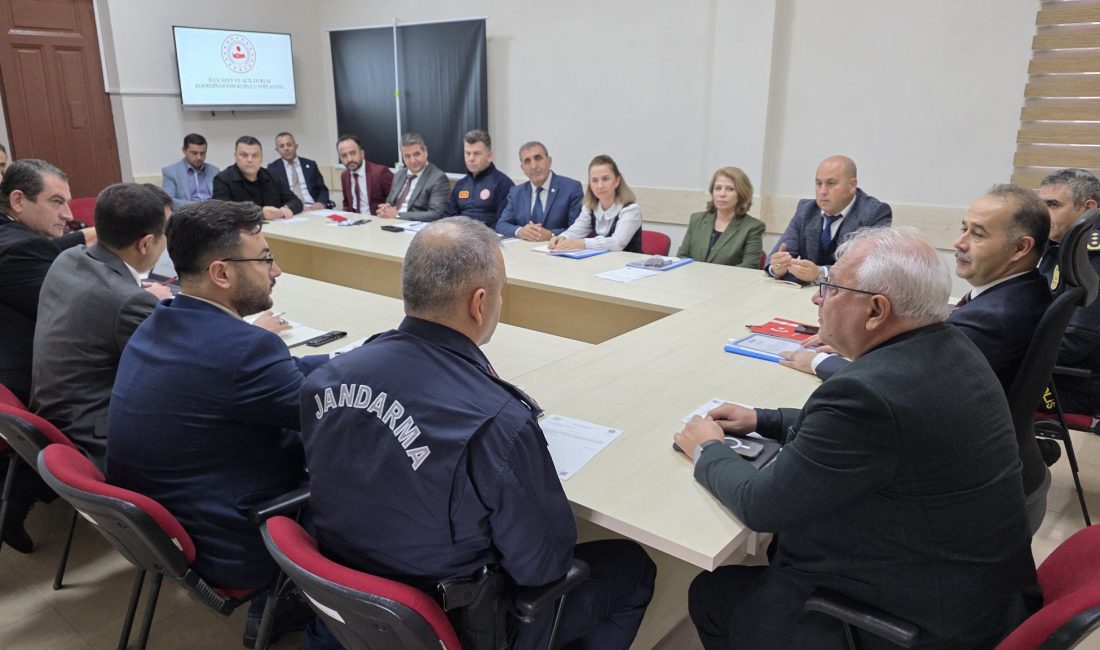 Kaymakam Engin Aksakal başkanlığında düzenlenen kurul toplantısında, afet ve acil