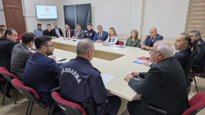 Kaymakam Engin Aksakal başkanlığında düzenlenen kurul toplantısında, afet ve acil