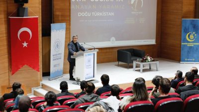 Akademik Gelişim ve Düşünce Topluluğu tarafından düzenlenen etkinlikte, Doğu Türkistan’daki