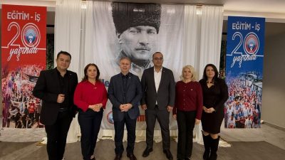 Bandırma’da 24 Kasım Öğretmenler Günü kapsamında düzenlenen Birlik ve Dayanışma