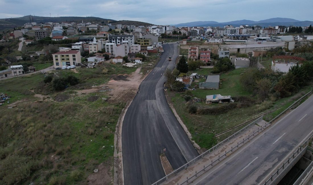 Bandırma Belediyesi tarafından ilçe genelinde eş zamanlı olarak asfalt ve