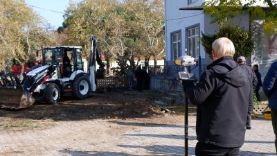 Dereköy Mahallesi’nde başlatılan çok amaçlı salon projesi ve altyapı çalışmalarını