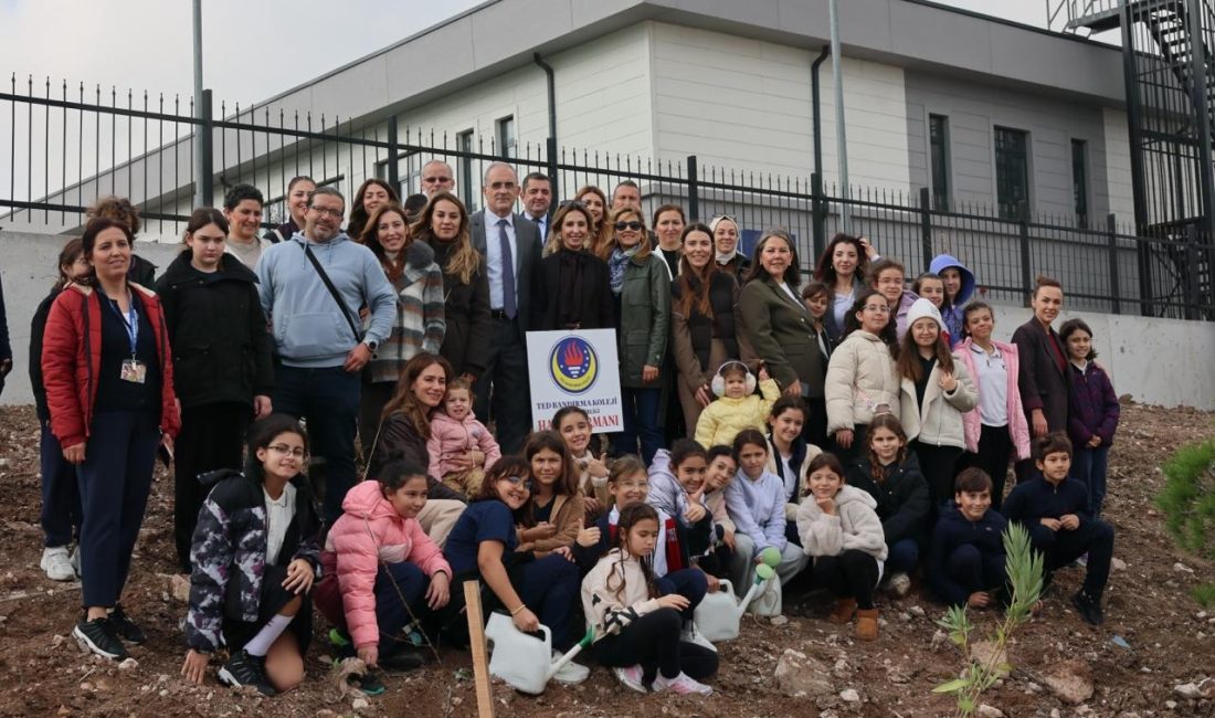 Bandırma’da Milli Ağaçlandırma Günü kutlandı Bandırma Onyedi Eylül Üniversitesi, 11 Kasım Milli Ağaçlandırma Günü kapsamında