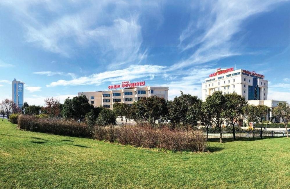 Gıda zehirlenmesi vakaları artıyor: Uzmandan kritik uyarılar Türkiye’de gıda zehirlenmesi vakalarının son dönemde belirgin şekilde artması, hem