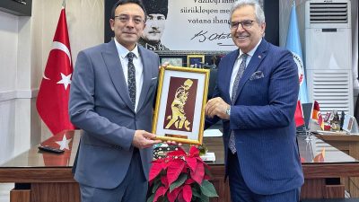 Bandırma Belediye Başkanı Dursun Mirza, İlçe Milli Eğitim Müdürü Mutlu
