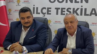 CHP Gönen İlçe Başkanı Kaan Aktay ve yönetim kurulu üyeleri,
