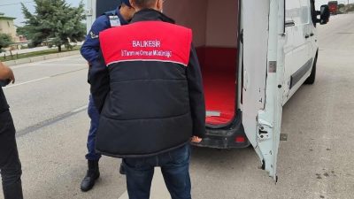 Gönen’de çevre illerde görülen şap hastalığı vakaları nedeniyle denetimler sıklaştırıldı.
