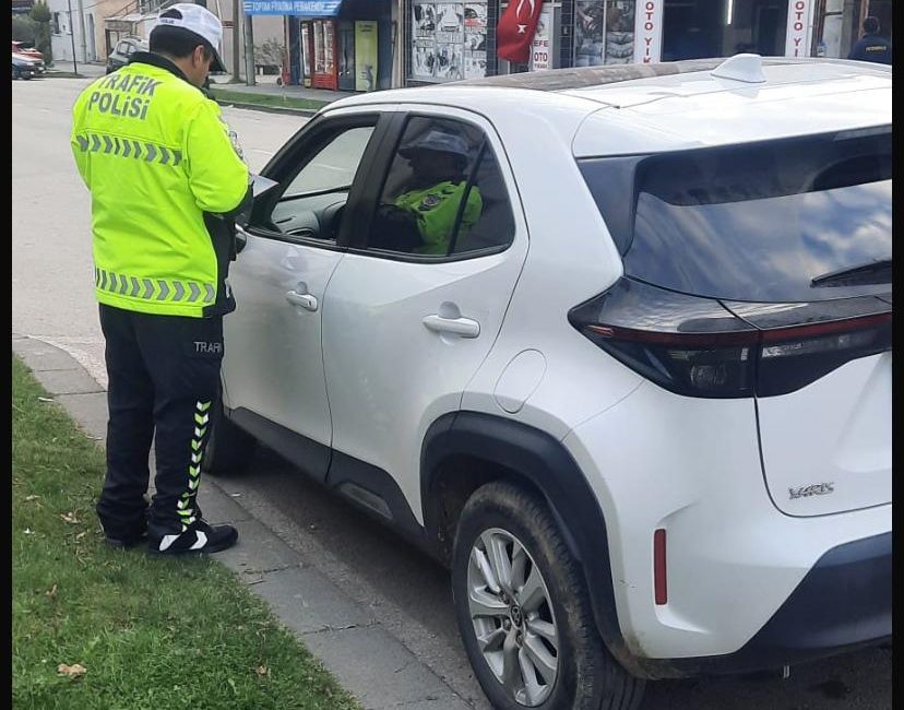 Bandırma’da trafik denetimlerinde ceza yağmuru Bandırma’da polis ekipleri, Ekim ayında yaptıkları trafik kontrollerinde binlerce aracı