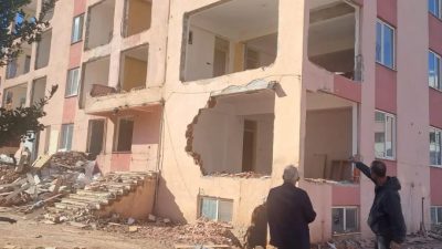 Edremit İlçe Milli Eğitim Müdürü Ramazan Esmen, okul binalarındaki güçlendirme