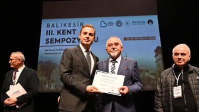 Balıkesir Büyükşehir Belediye Başkanı Ahmet Akın, Balıkesir 3. Kent Sempozyumu’nda