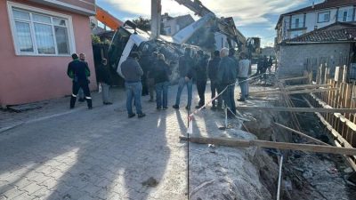  Reşadiye Mahallesi’nde çalışma esnasında bir beton mikseri, henüz belirlenemeyen bir