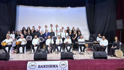 Bandırma Türk Halk Müziği Topluluğu, cuma akşamıBarış Manço Kültür Merkezi’nde