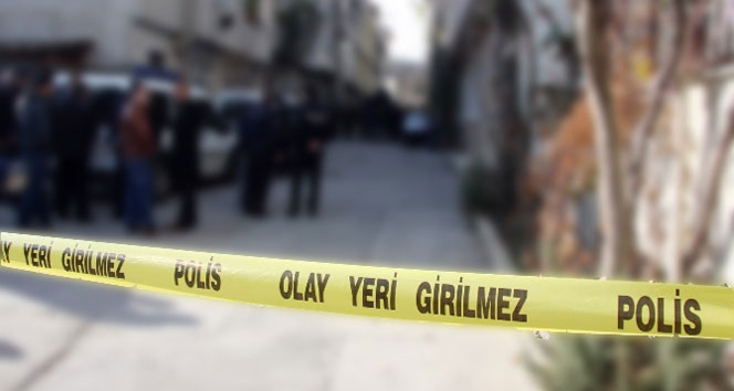Bandırma’da yolda fenalaşan yaşlı kadın hayatını kaybetti Bandırma’da yolda yürüdüğü sırada fenalaşan 76 yaşındaki kadın, kaldırıldığı hastanede