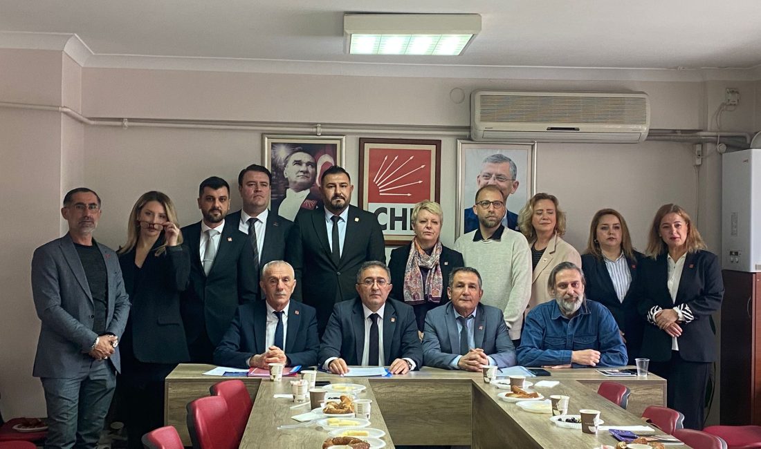 CHP ilçe yönetiminde görev dağılımı yapıldı Cumhuriyet Halk Partisi Bandırma İlçe Başkanlığı’nda düzenlenen toplantıda 39’uncu Dönem