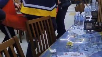 Bandırma ‘da  çorba içmek isteyen bir vatandaş aniden yere yığıldı.
