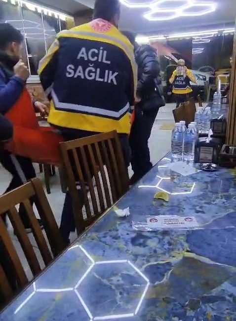 Çorbacıda fenalaşan vatandaşa ilk müdahale hayat kurtardı Bandırma ‘da çorba içmek isteyen bir vatandaş aniden yere yığıldı.