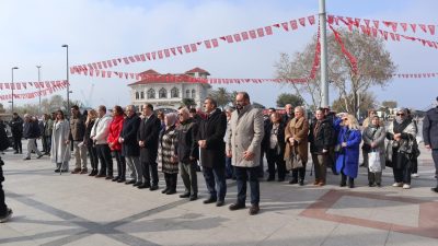3 Aralık Dünya Engelliler Günü kapsamında Bandırma Cumhuriyet Meydanı’nda düzenlenen