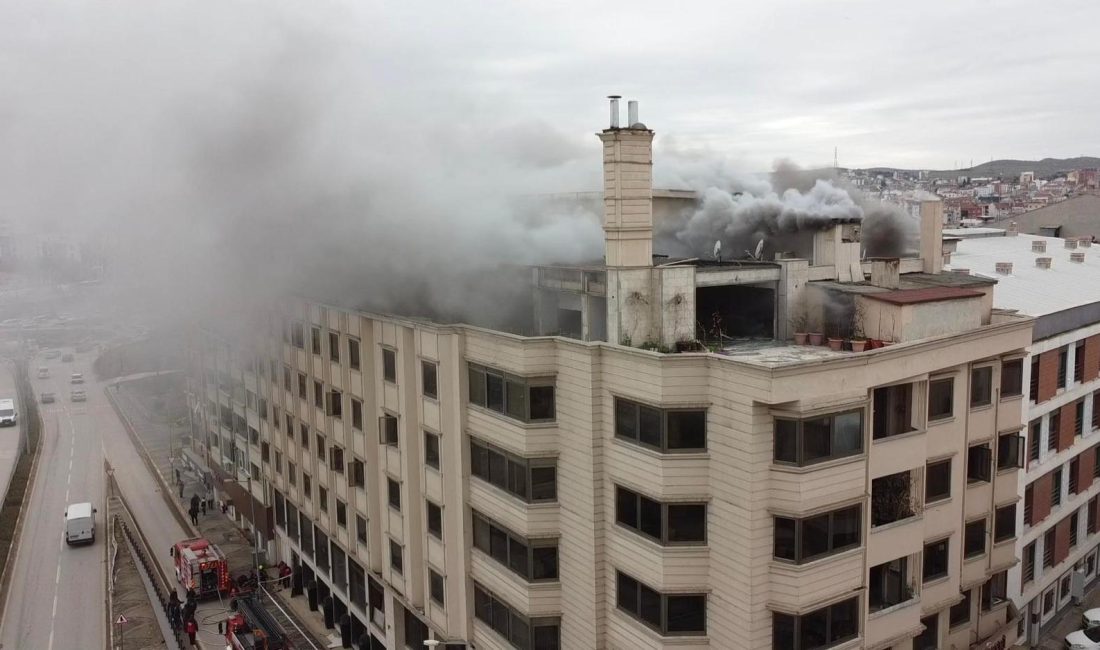 Eskiden otel olarak kullanılan binada çıkan yangın korkuttu Balıkesir’de bir dönem otel olarak kullanılan binada çıkan yangın paniğe