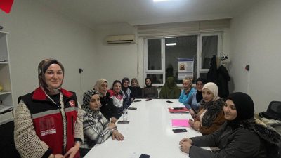 Aile Destek Merkezi’ndeki kursiyerlere yönelik eğitimde, Bakanlığın aile odaklı destek