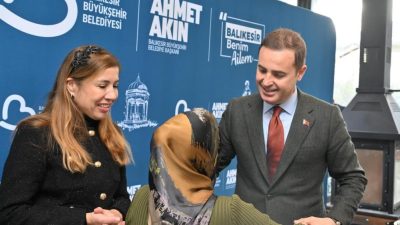 Kadın muhtarlarla bir araya gelen Balıkesir Büyükşehir Belediye Başkanı Ahmet