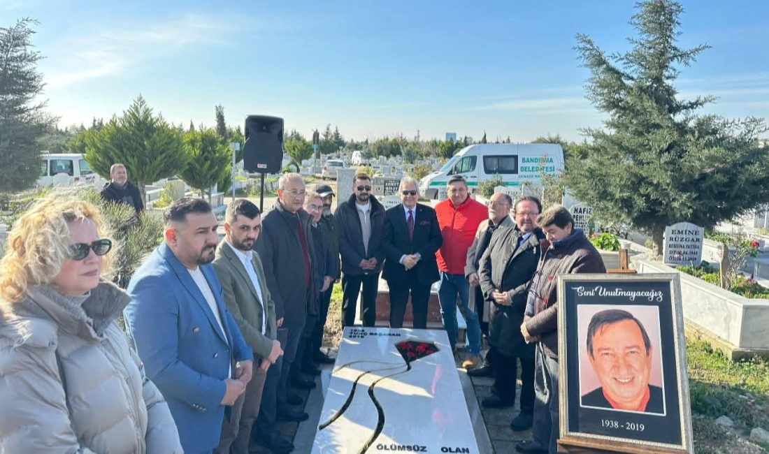 TUNÇ BAŞARAN MEZARI BAŞINDA ANILDI “Uçurtmayı Vurmasınlar”, “Piano Piano Bacaksız” gibi unutulmaz filmleriyle bilinen, Türk