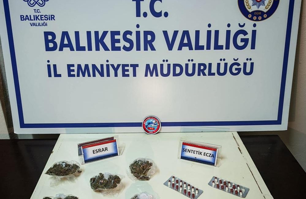 Erdek’te uyuşturucu operasyonu: 1 gözaltı Erdek’te polis ekiplerince düzenlenen uyuşturucu operasyonunda 1 kişi gözaltına alındı.