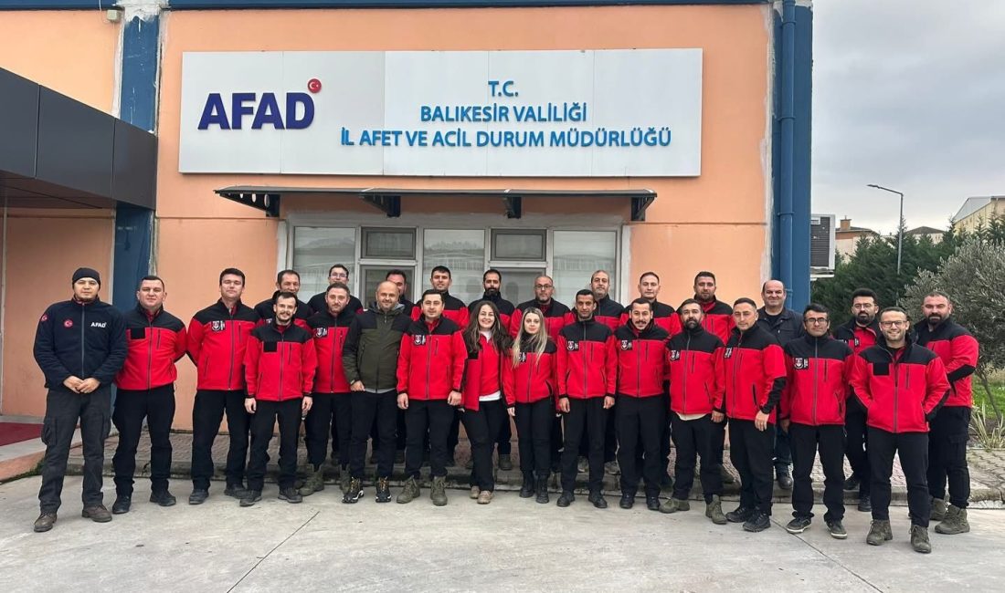 Bandırma Belediyesi bünyesinde kurulan arama kurtarma ekibi, müdahale için AFAD