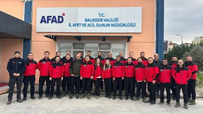 Bandırma Belediyesi bünyesinde kurulan arama kurtarma ekibi, müdahale için AFAD